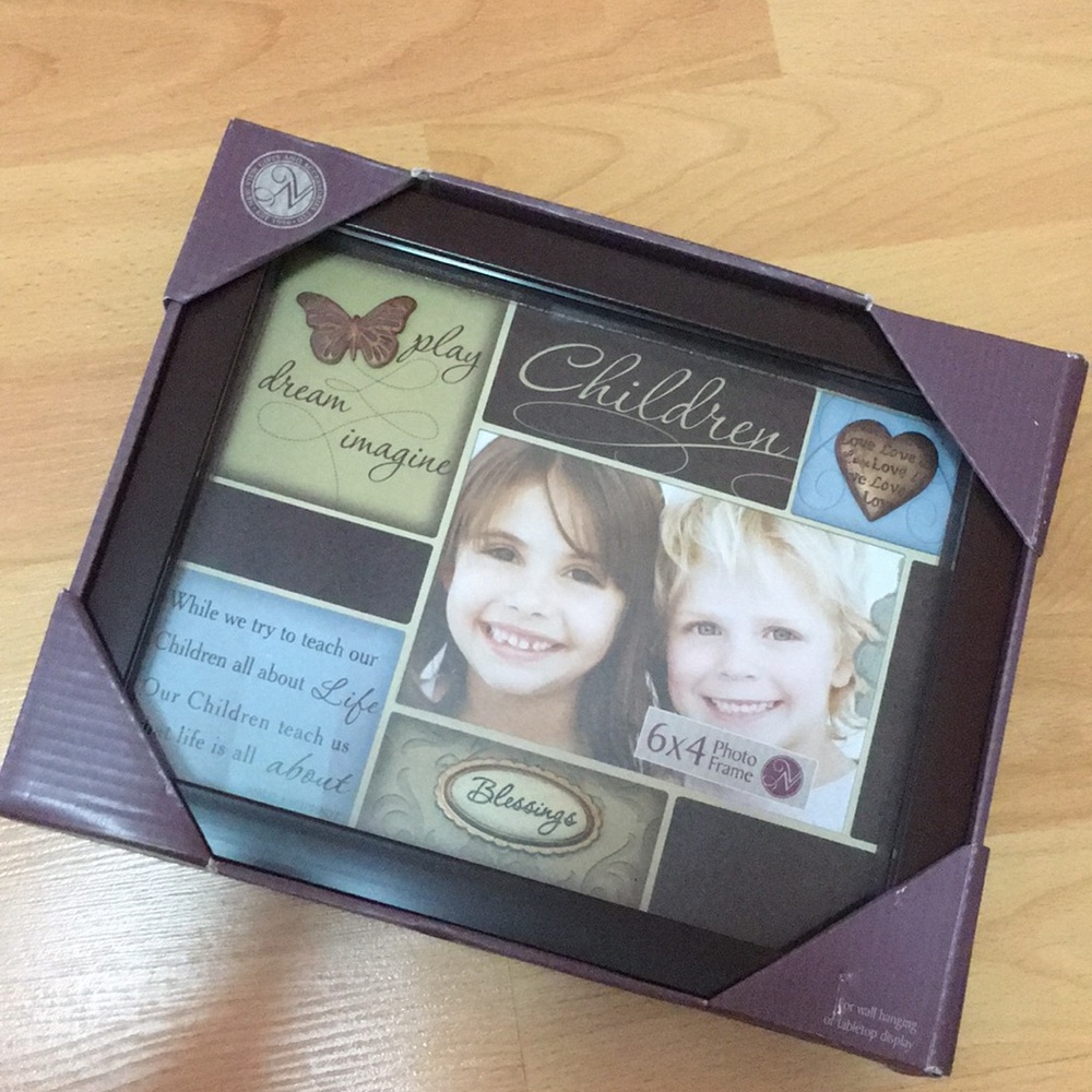 New in box scrapbook 6x4 photo frame